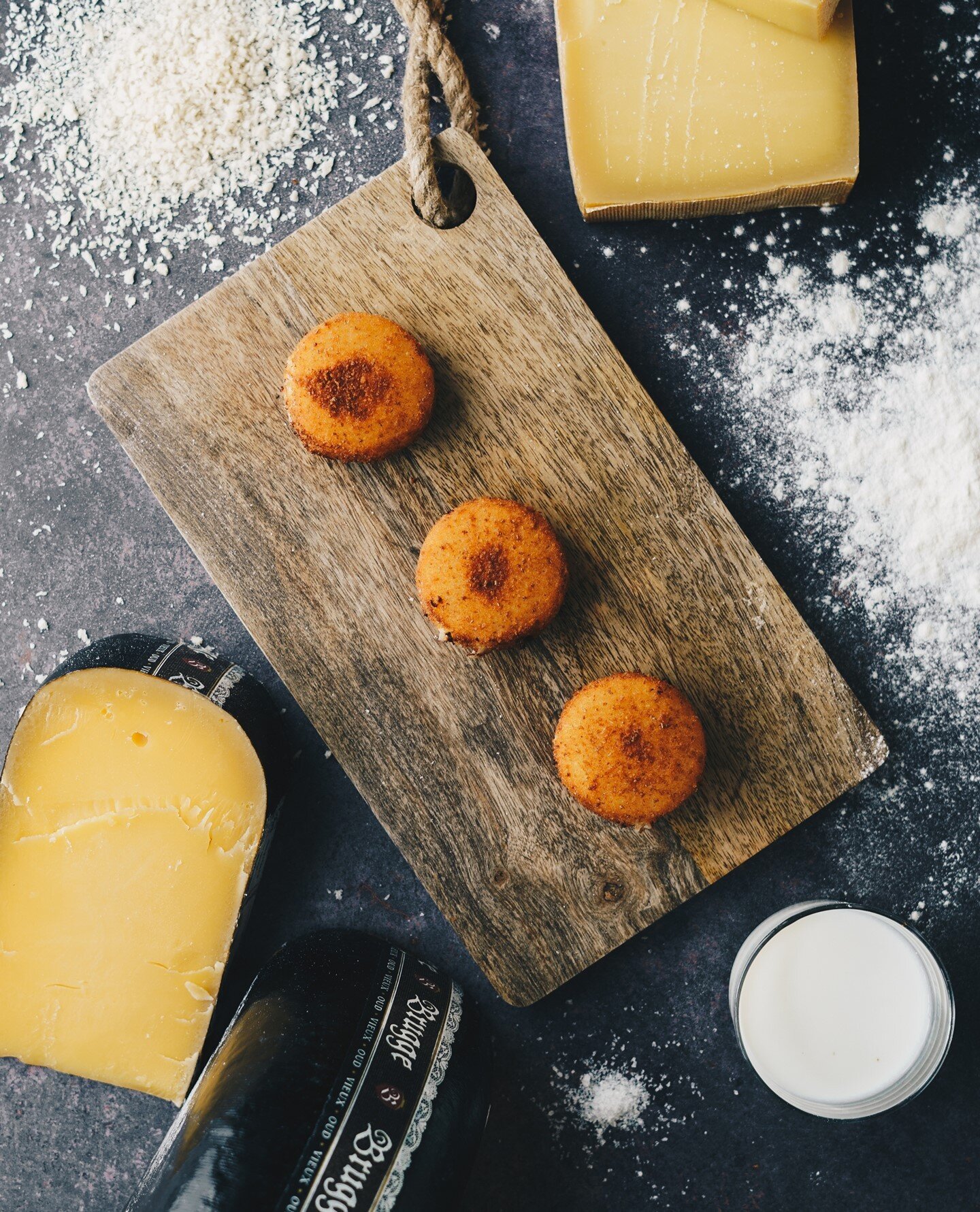 Did you know that we use Vieux Brugge cheese for our Cheese Krokets? 🧀 ⁠ It's not only 100% Belgian (just as we like it), it's also what makes our krokets so incomparably ooooozy 👀⁠
⁠
Don't forget! The next delivery of Kroket@Home is coming up. 💥⁠