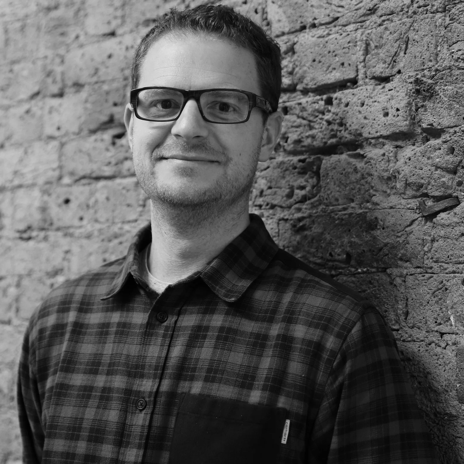 SOUND JURY CHAIR: SAM ROBSON SENIOR SOUND DESIGNER - 750MPH Sam Robson joined 750mph in April 2014 as a Senior Sound Designer and board director. He has over 15 years experience and has worked on some of the most memorable ads in recent years including Stella, Lynx and Audi. Sam has won numerous awards including a D&AD Yellow Pencil, a British Arrow Gold for Sound Design and Cannes Gold Lion.