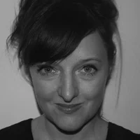 ZOE BELL HEAD OF INTEGRATED FILM - SAATCHI & SAATCHI Zoe Bell, the former Head of TV production at Mother and HHCL, joined Saatchi’s in January 2014, in the newly created role of head of integrated film, to further promote the delivery of world-class creative ideas for the agency across all disciplines. Zoe joined Mother as its 6th employee and helped build and grow the business until she left 13 years later in 2010. At Mother she was responsible for leading a highly effective and well respected creative production team as well as being involved in some of the most high profile and award winning campaigns. Prior to joining Mother Zoe spent five years as Head of TV at HHCL, during which time it produced its most ground breaking work and was twice awarded agency of the year. Zoe also held the position of vice-chairman at British Arrows from 2010-2013. She is married with 3 children, a dog, and lives in London.
