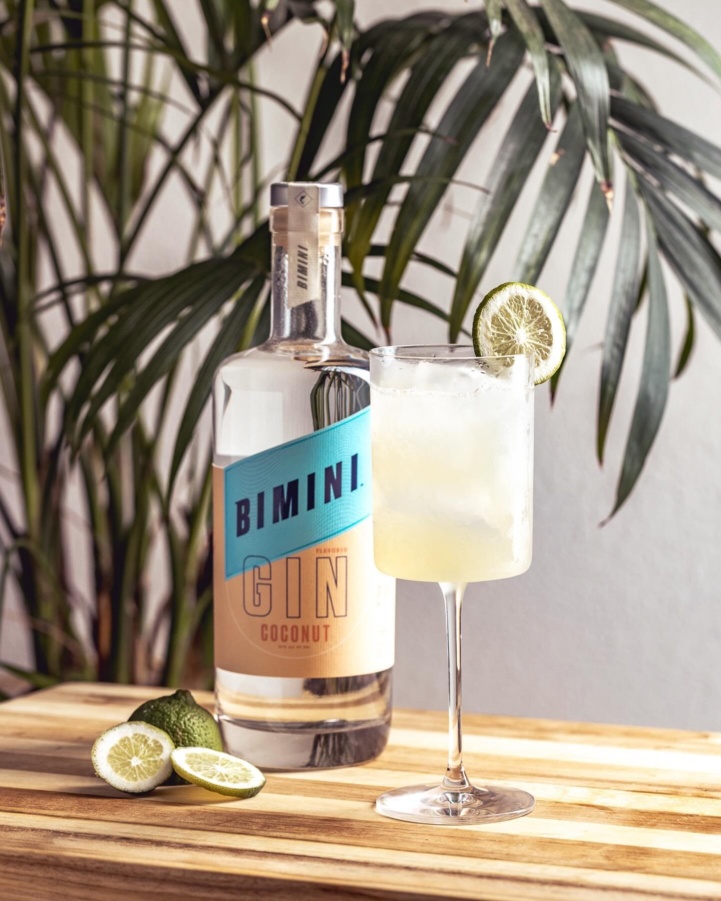 Inspired by lazy days filled with summer sun, Bimini Gin is the perfect spirit to enjoy while relaxing in the shade. 🌴🍹
Cheers your day in the sun! ☀️
&bull;
#cheersyourdayinthesun #madewithbimini #biminigin #craftgin #summer #summertime #summerdri