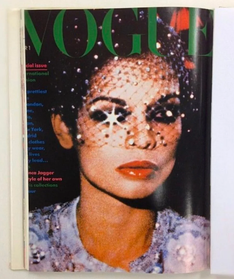 Hello ✨ Bringing back the fantasy Christmas wish list ~ Part 1 ✨ Love, Lisa x

🌝 Starry eyed, with Bianca Jagger for Vogue, 1974 ~ shot by Eric Boman. 
🫧 White doves, on the moon. With Paul &amp; Linda McCartney. 
🌛A shell for a bed ~ via @hheinin