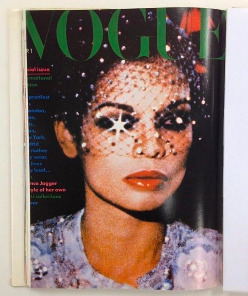 Hello ✨ Bringing back the fantasy Christmas wish list ~ Part 1 ✨ Love, Lisa x

🌝 Starry eyed, with Bianca Jagger for Vogue, 1974 ~ shot by Eric Boman. 
🫧 White doves, on the moon. With Paul &amp; Linda McCartney. 
🌛A shell for a bed ~ via @hheinin