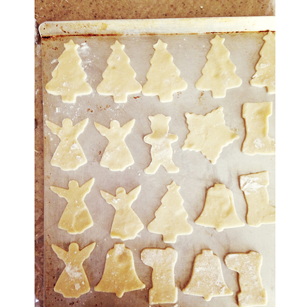 { 300+ Christmas cookies = a pretty entertaining Sunday. }