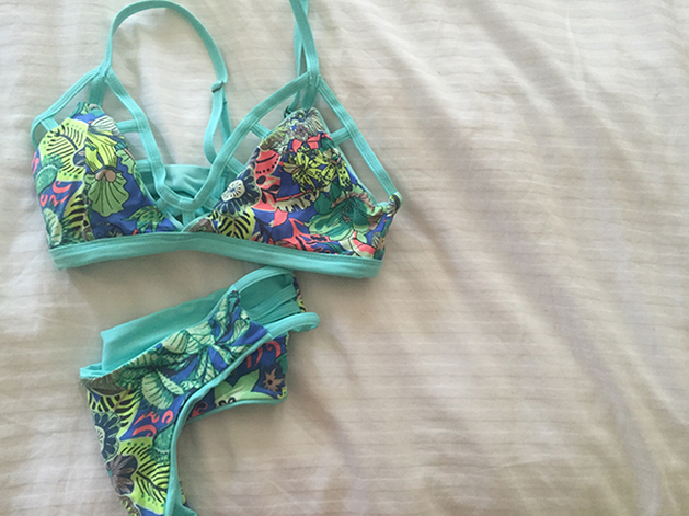 { Bikini #2: Bring it on, cheeky bikini bottoms. }
