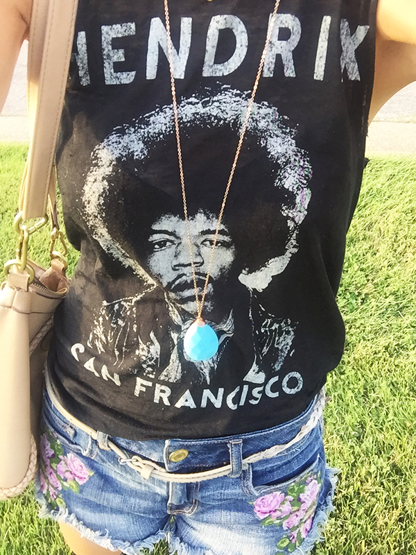 { The most comfortable t-shirt ever + how gorgeous is this Roxanne Kelly necklace? }