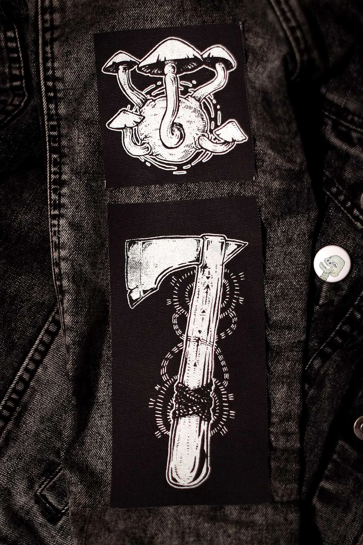 axe-and-mushroom-on-jacket.jpg