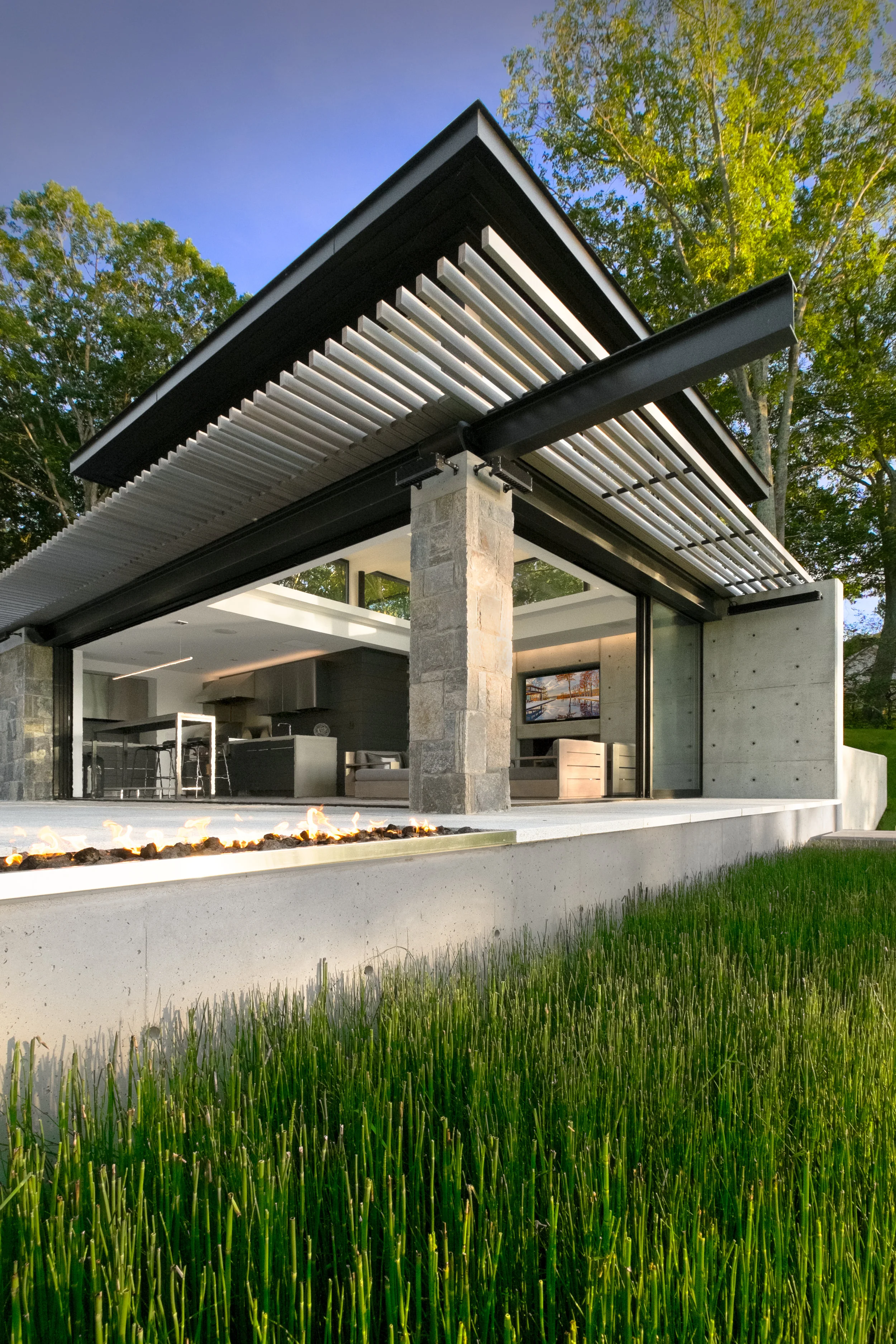 Exterior_DayFLAT_WEB.jpg