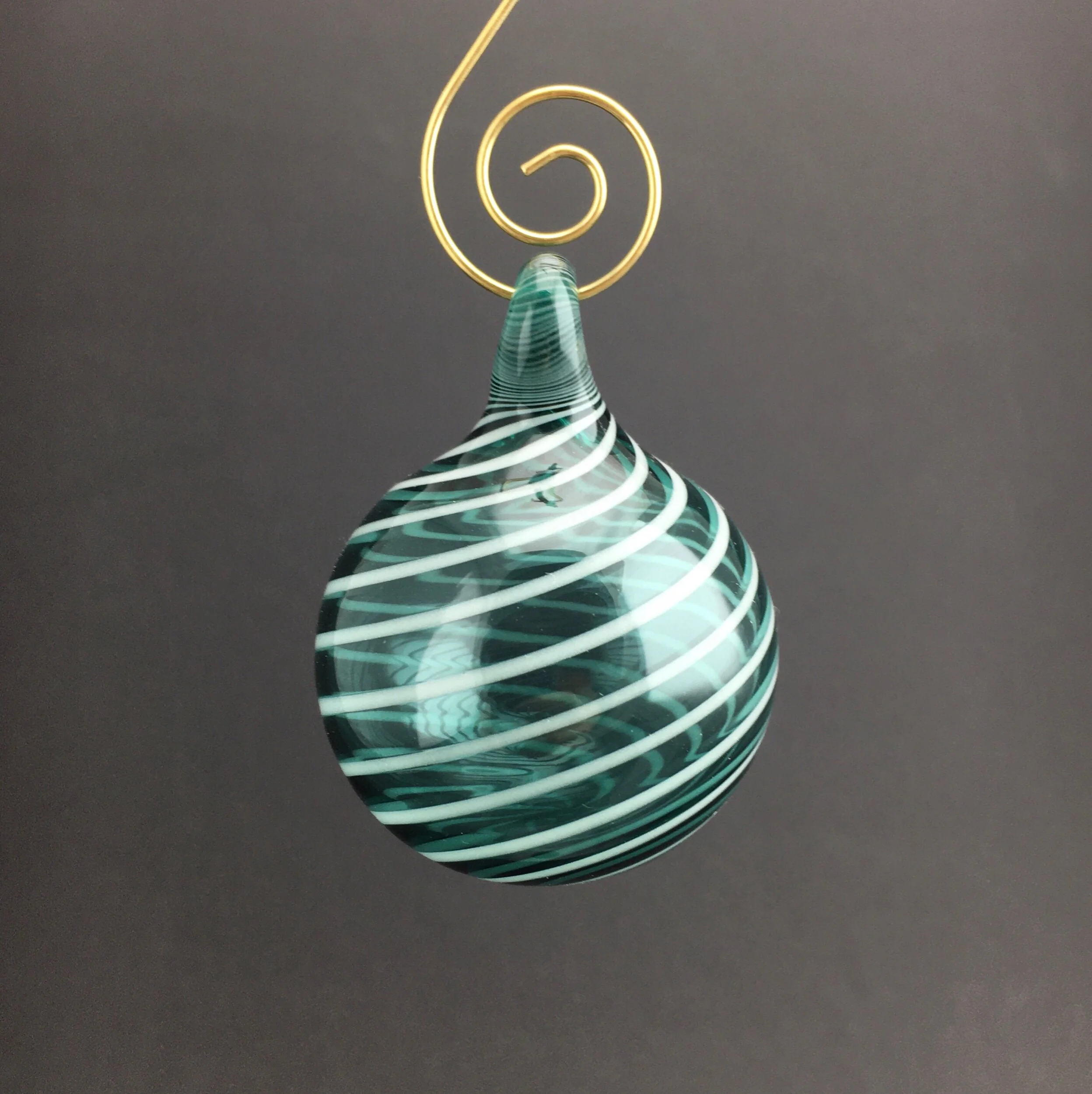 8AECA127-3F99-4988-8278-9C572756260D