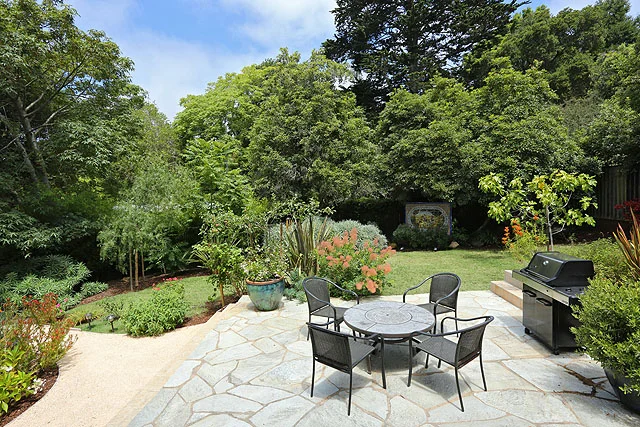 23 Patio and garden.jpg