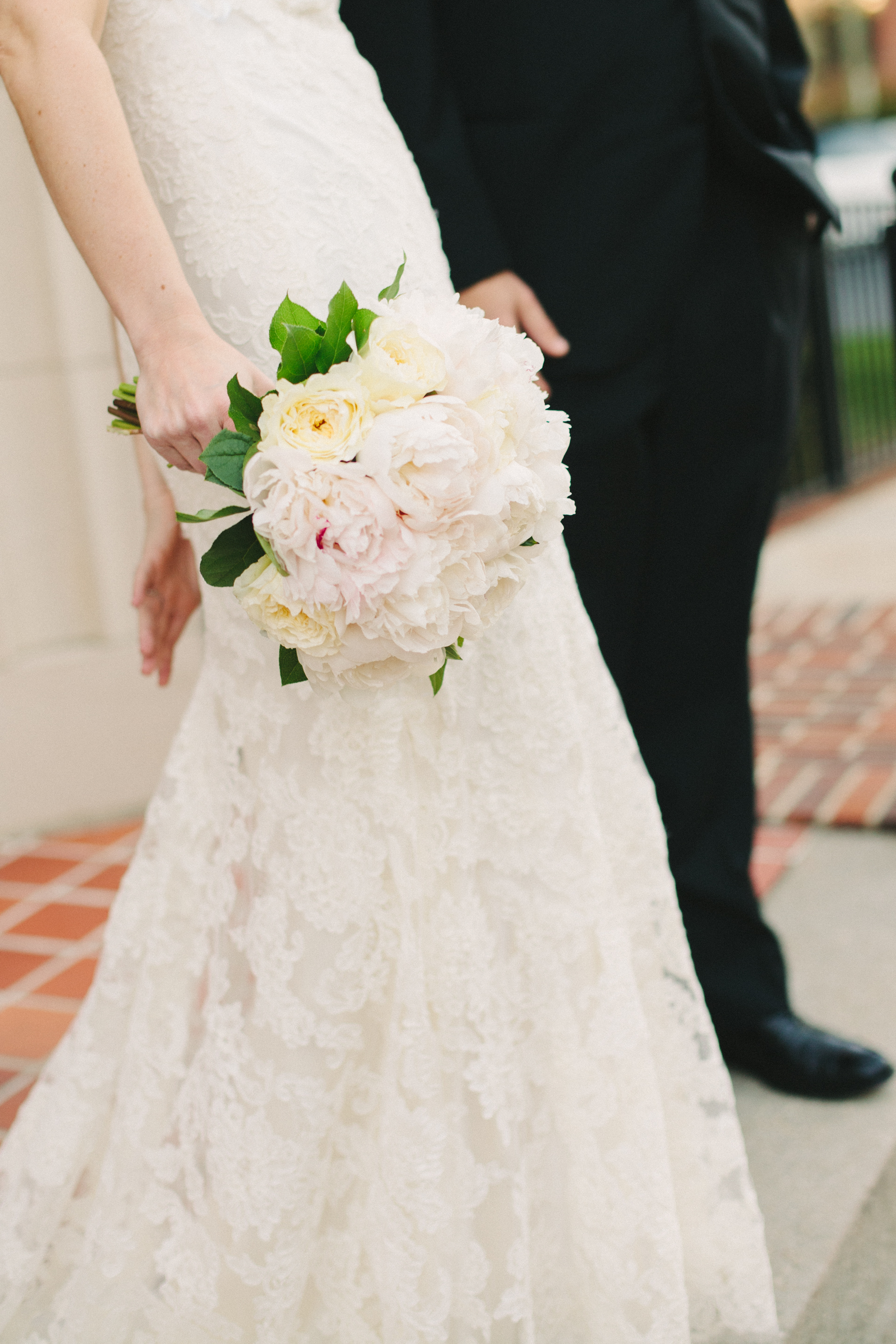 Bride and groom unique wedding photo idea