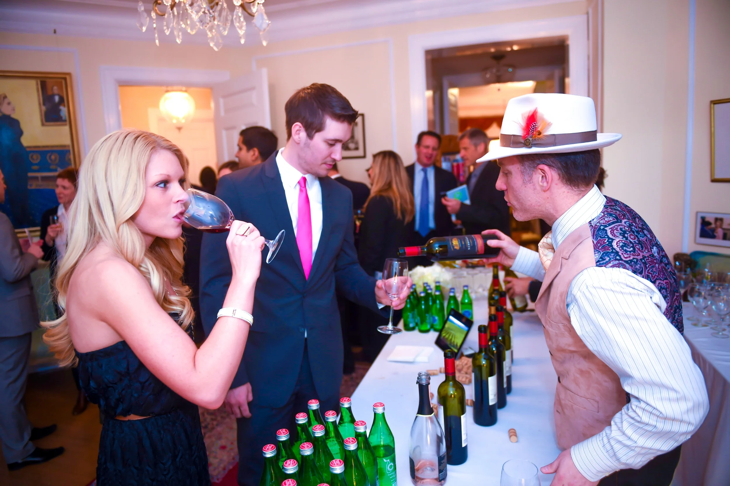 WINE TASTINGS & VINEYARD TOURS