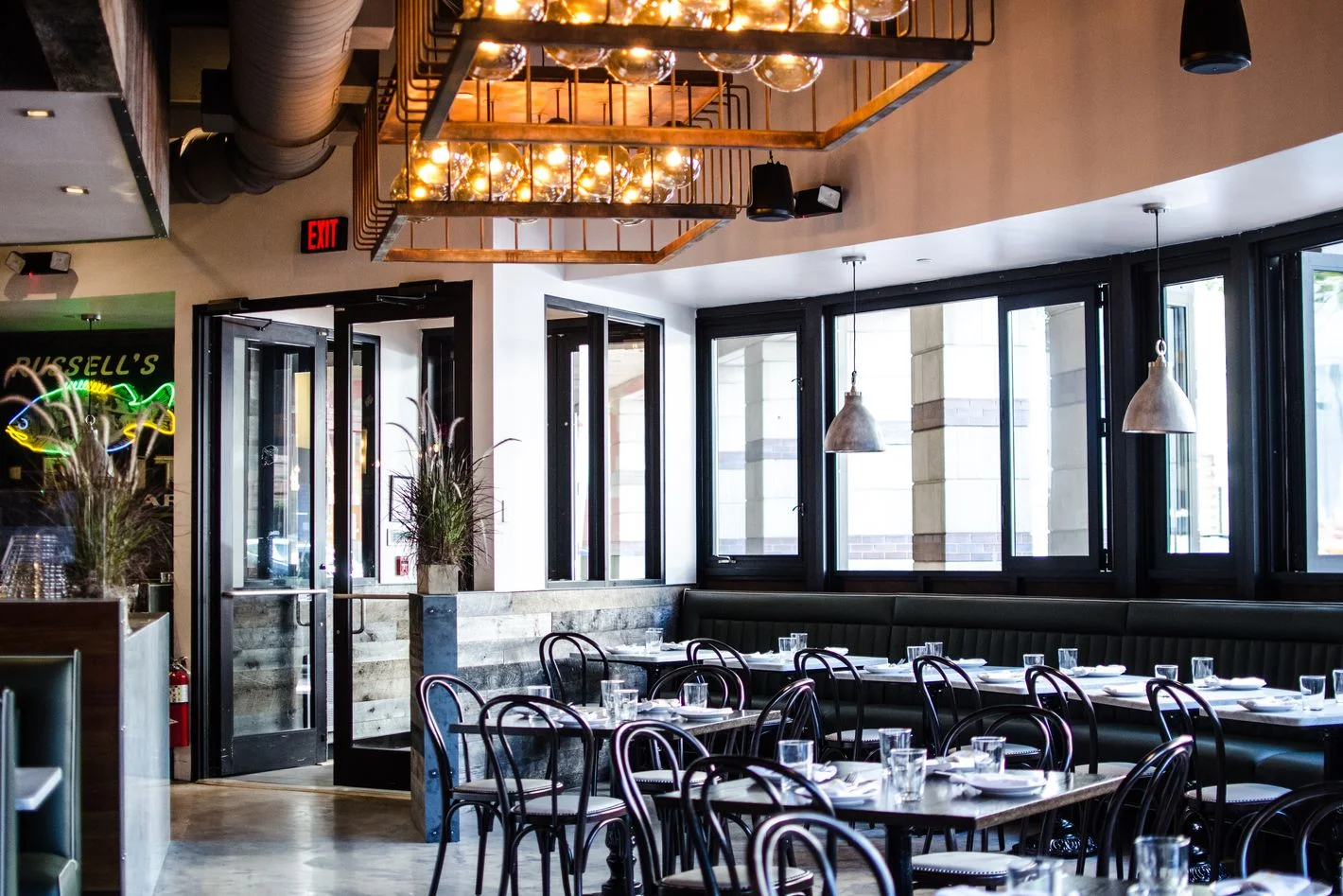 The Critics Ate Crudo, Caribbean-Mediterranean Fare, and Pizza This Week | Eater Boston