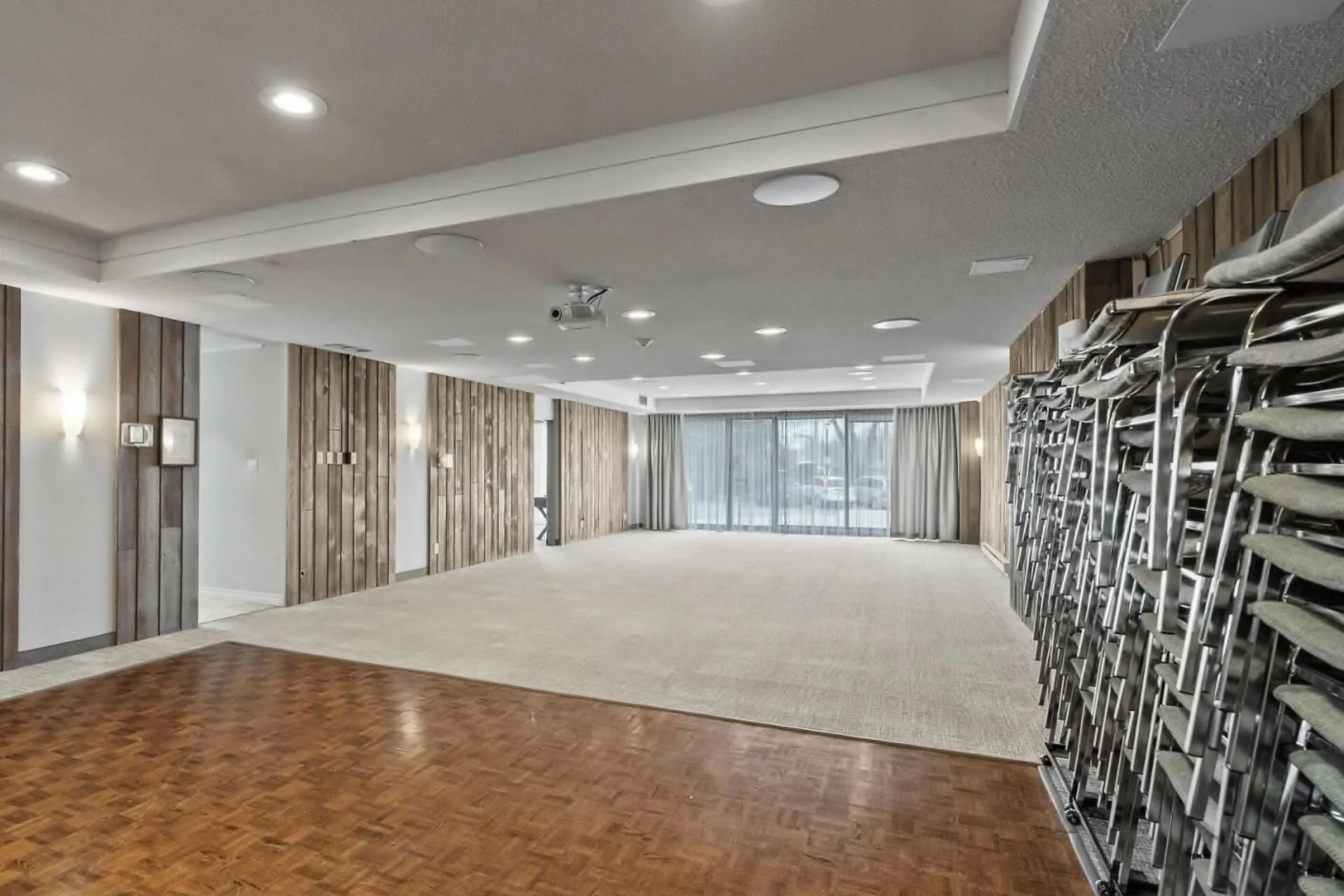 virtual-tour-356053-56.jpg