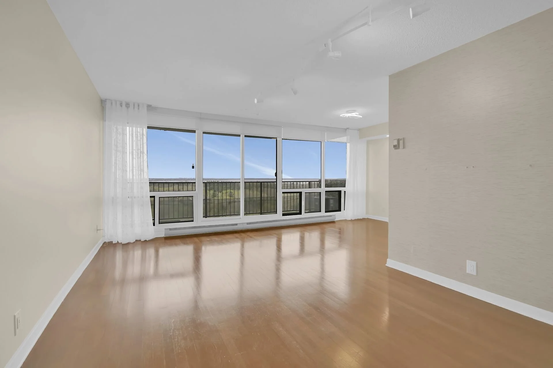 virtual-tour-356053-38.jpg