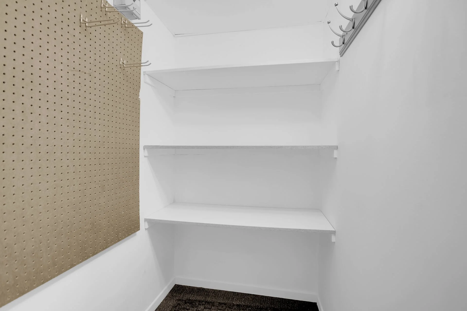 virtual-tour-356053-45.jpg