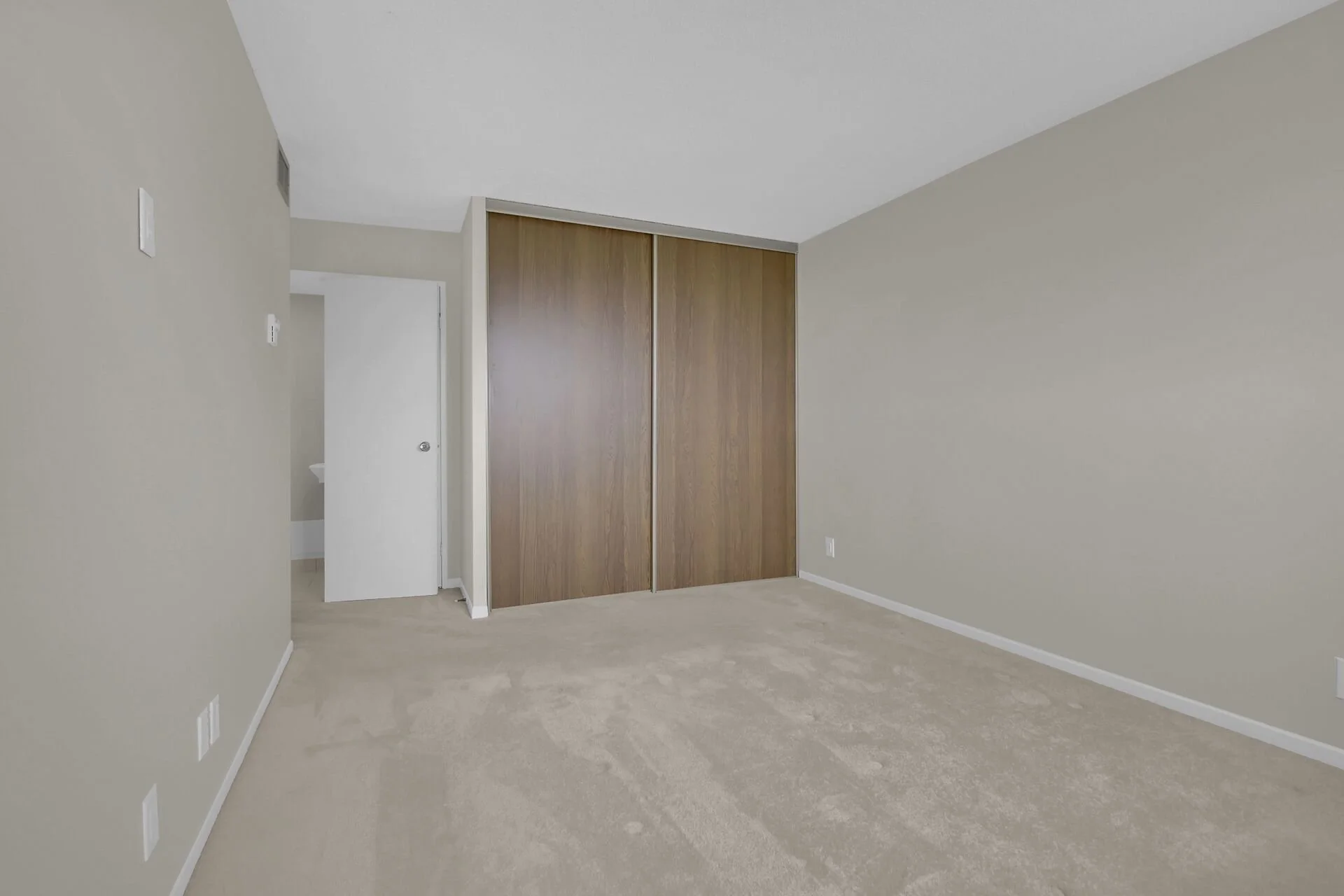virtual-tour-356053-13.jpg