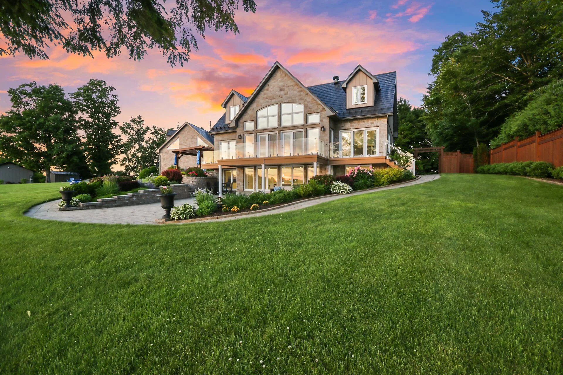 virtual-tour-364422-144.jpg
