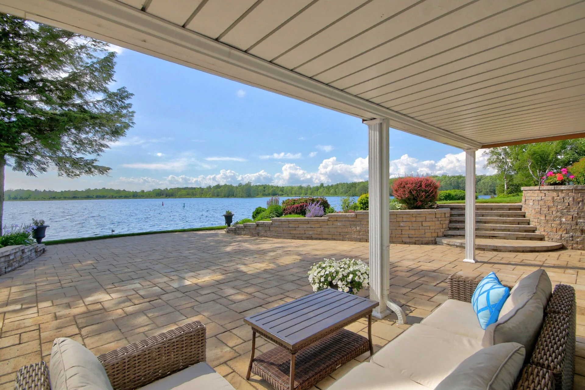 virtual-tour-364422-109.jpg