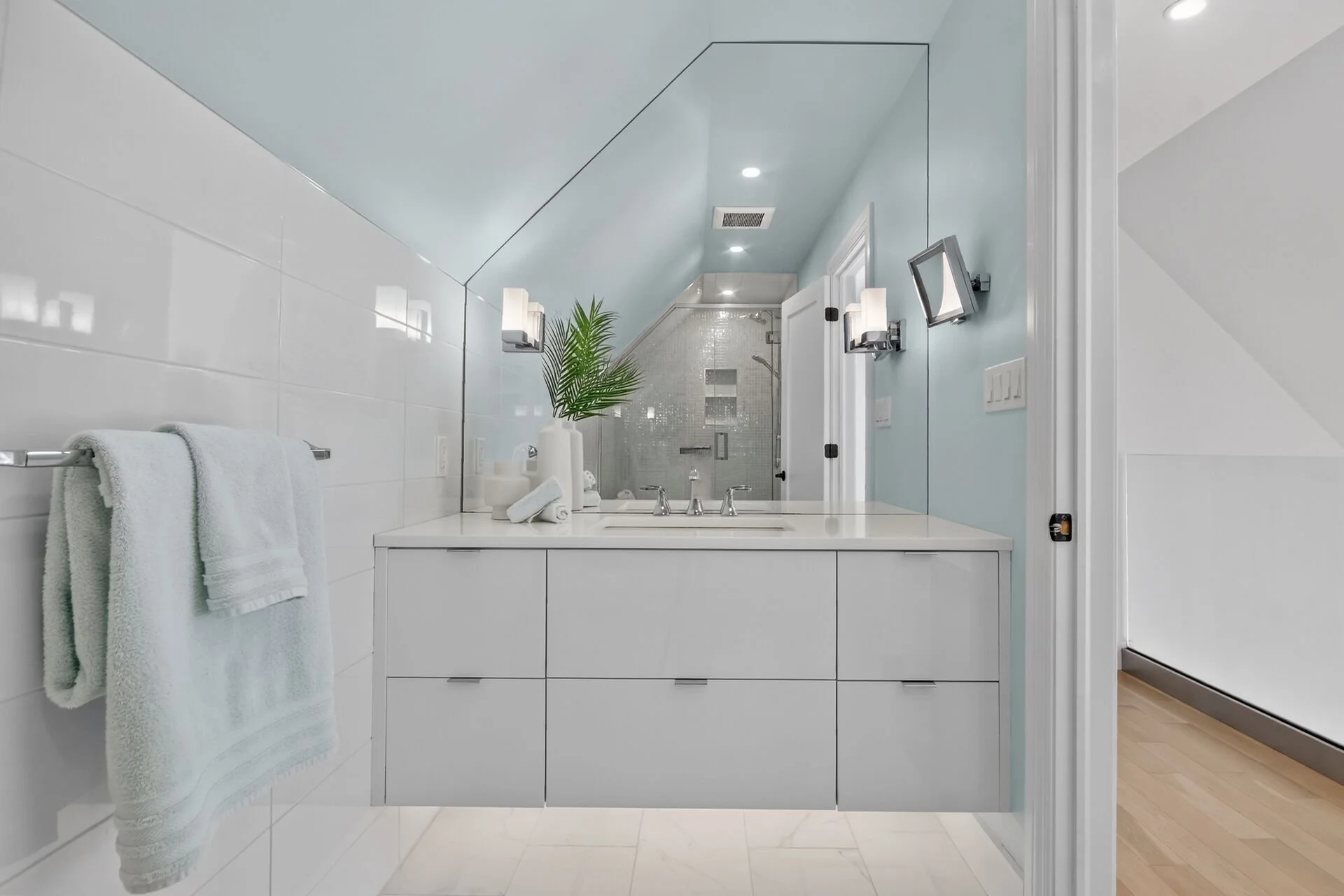 virtual-tour-364422-64.jpg