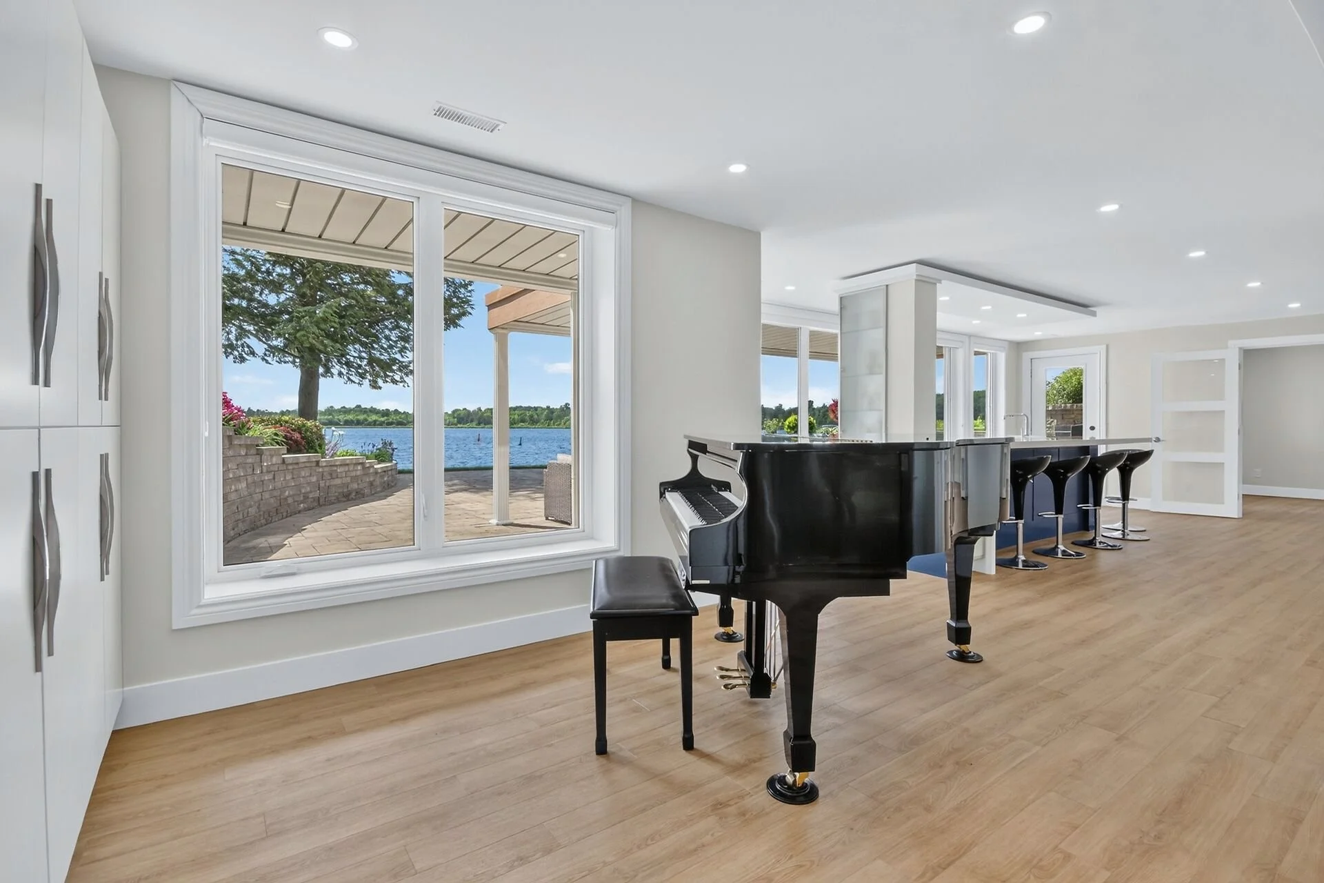 virtual-tour-364422-72.jpg