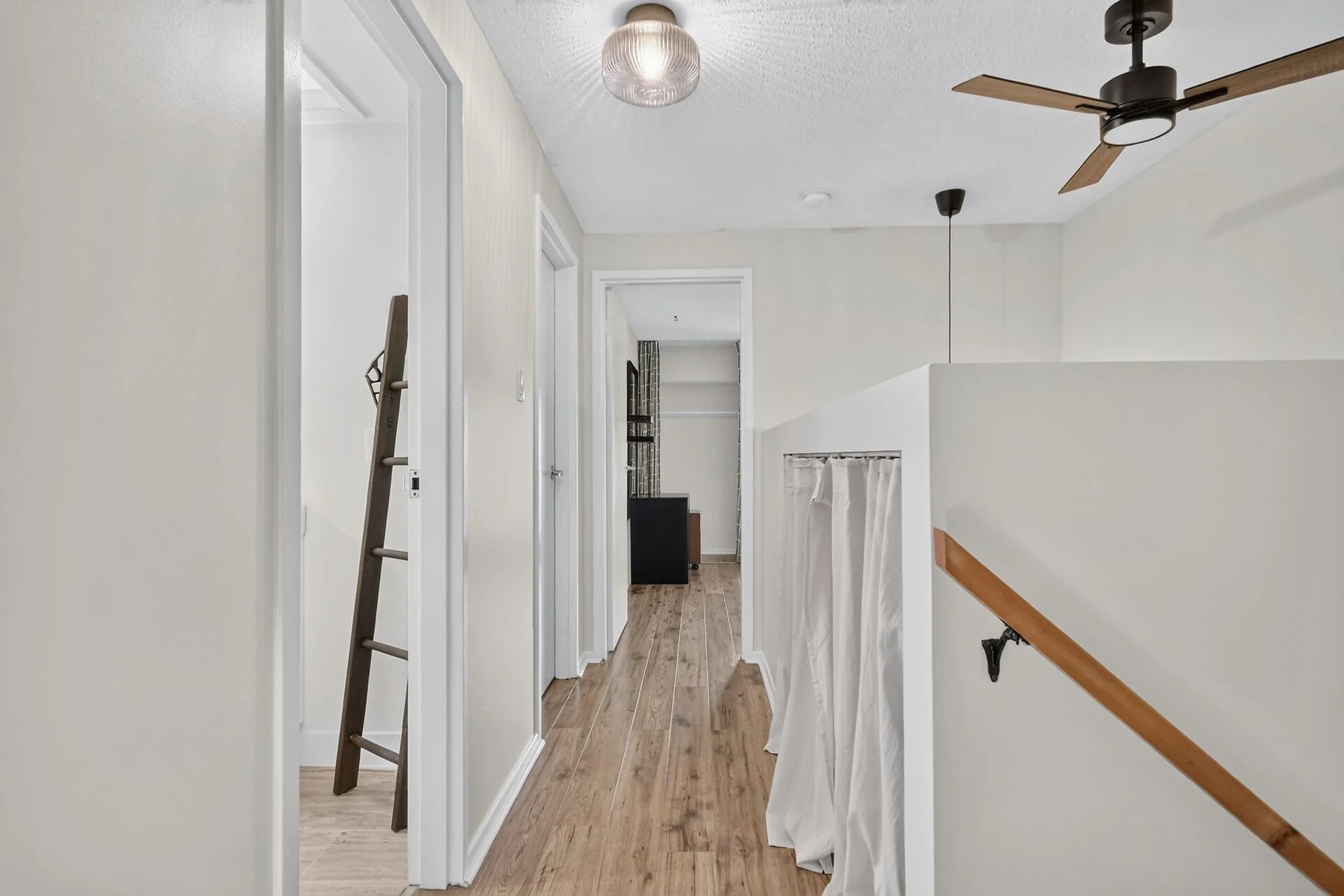 virtual-tour-364610-32.jpg