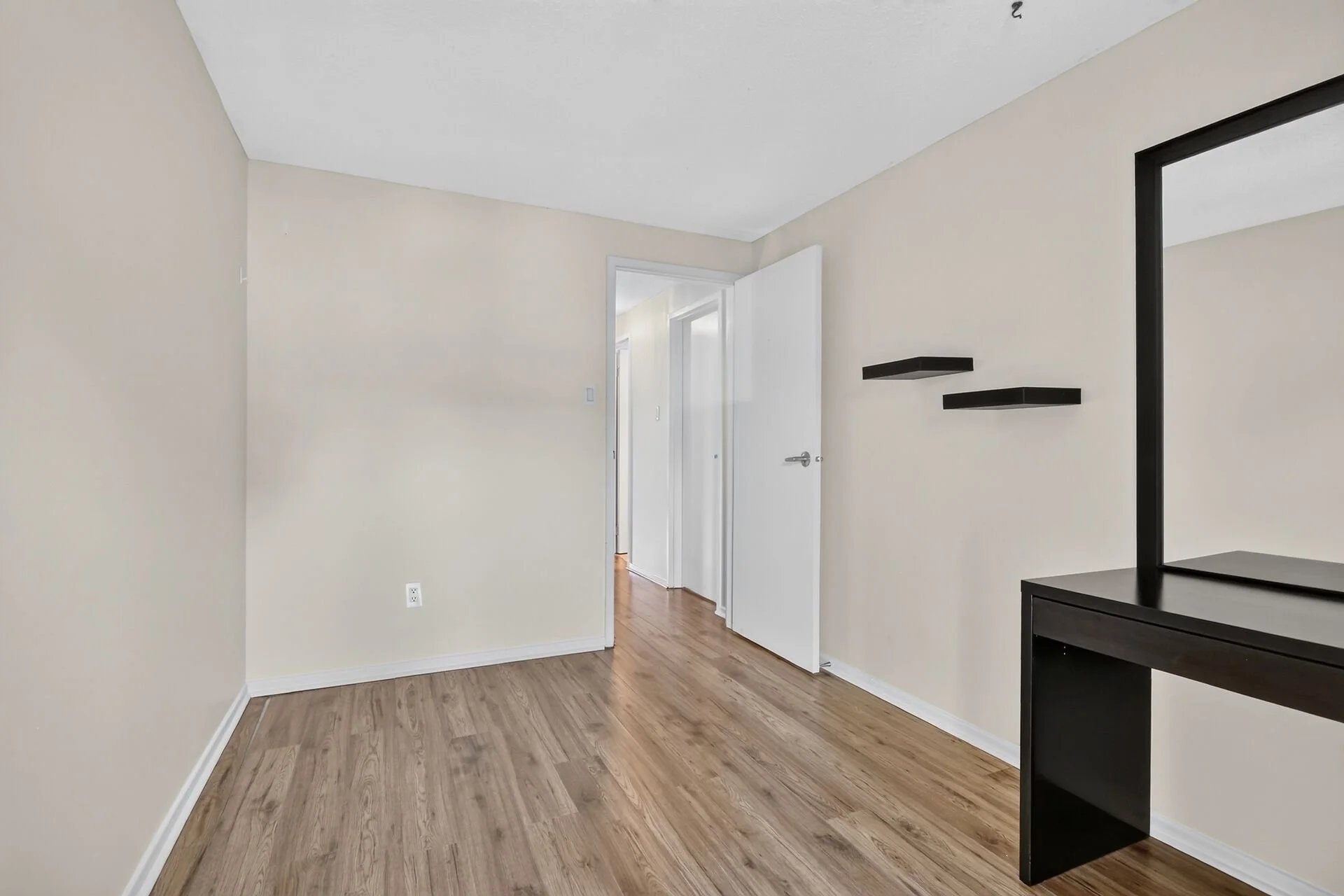 virtual-tour-364610-36.jpg