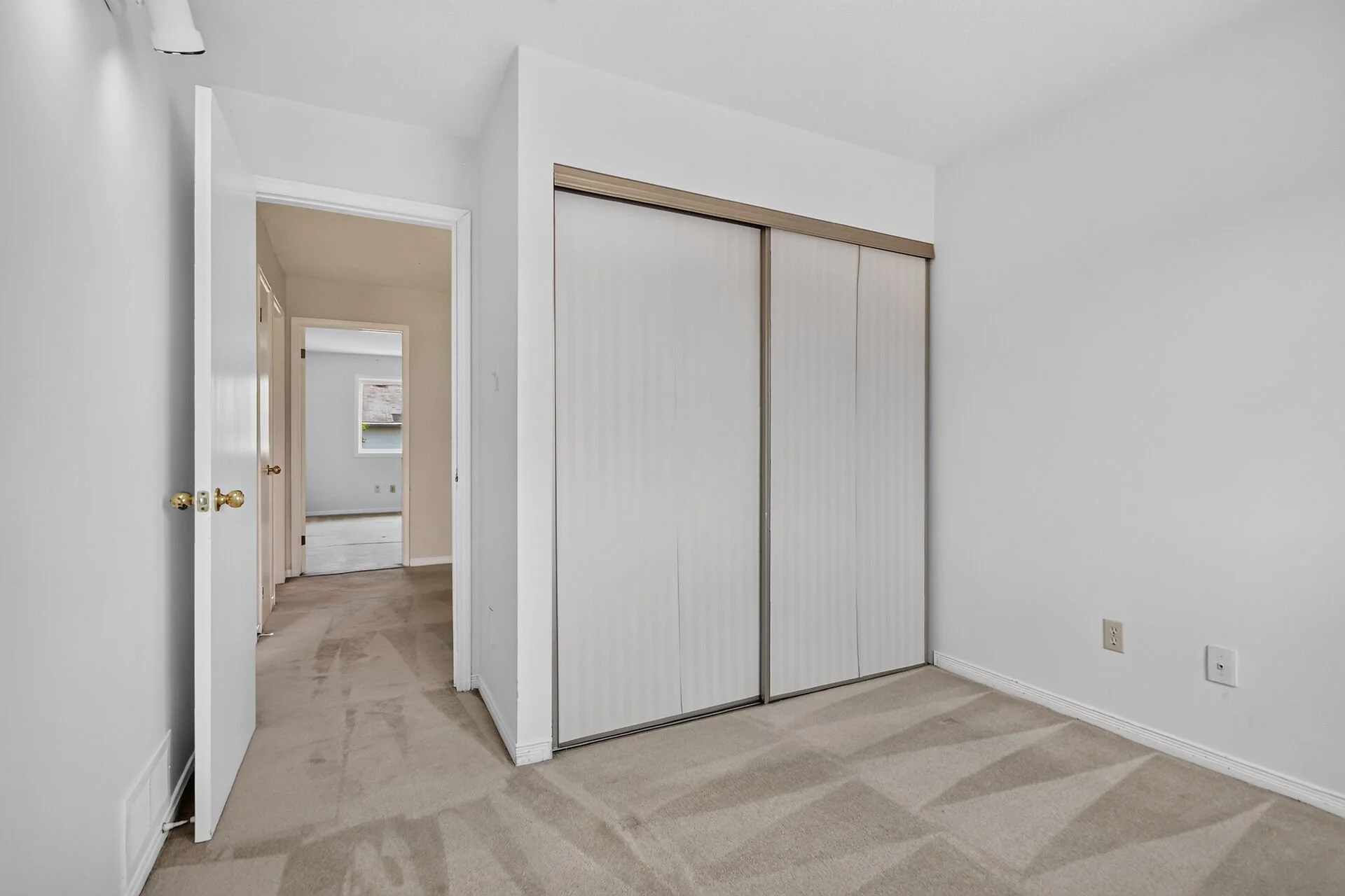 virtual-tour-364868-41.jpg