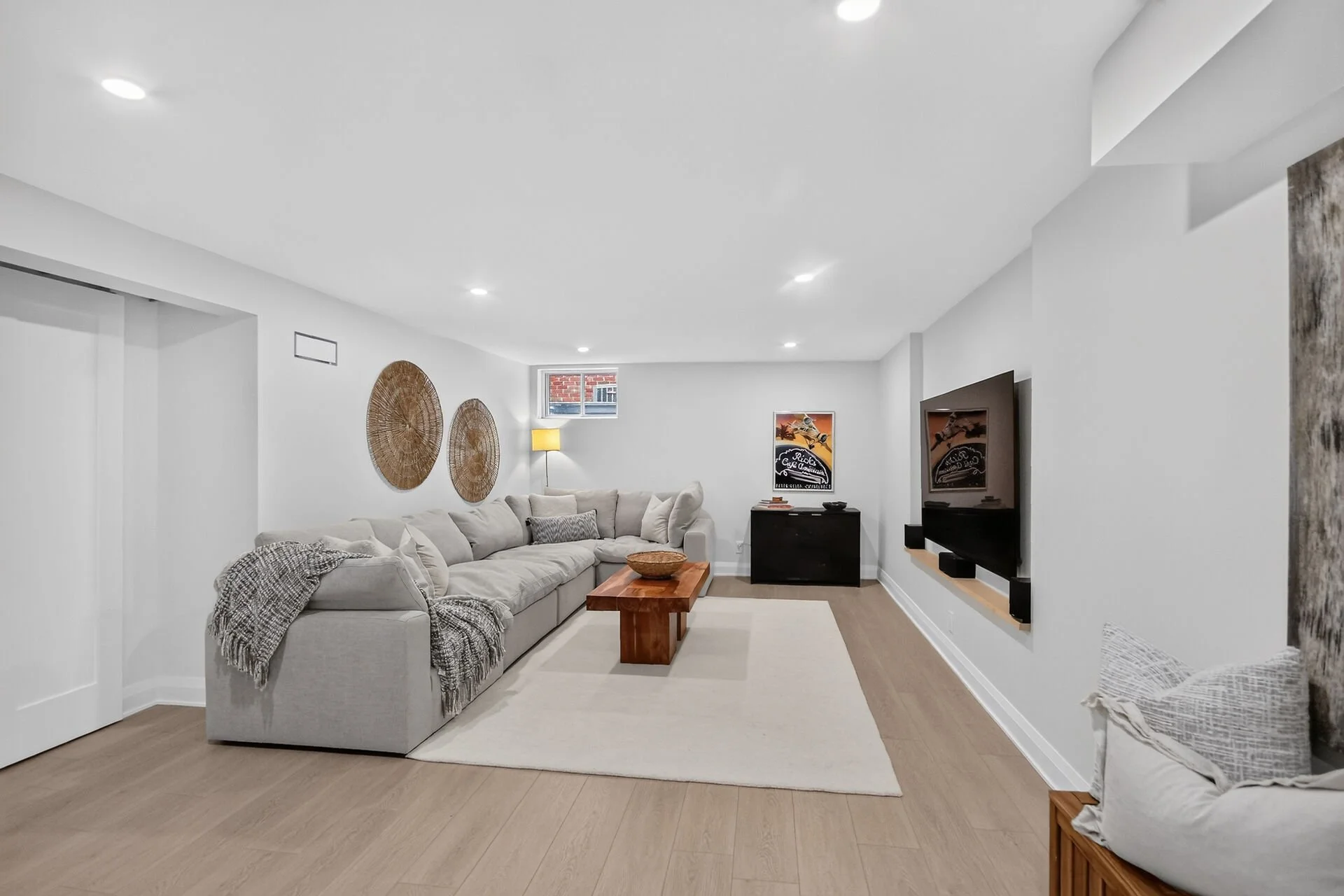 virtual-tour-365505-71.jpg