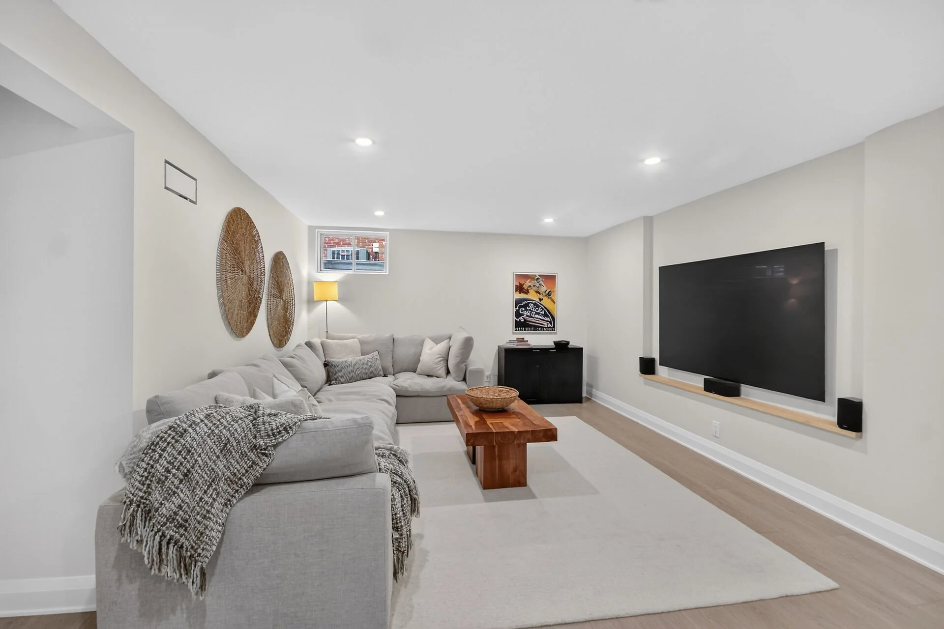 virtual-tour-365505-72.jpg