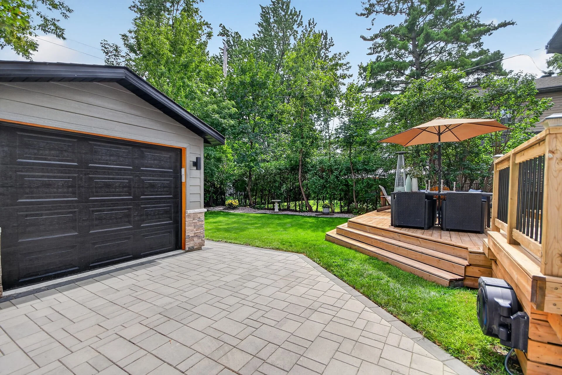 virtual-tour-365505-77.jpg