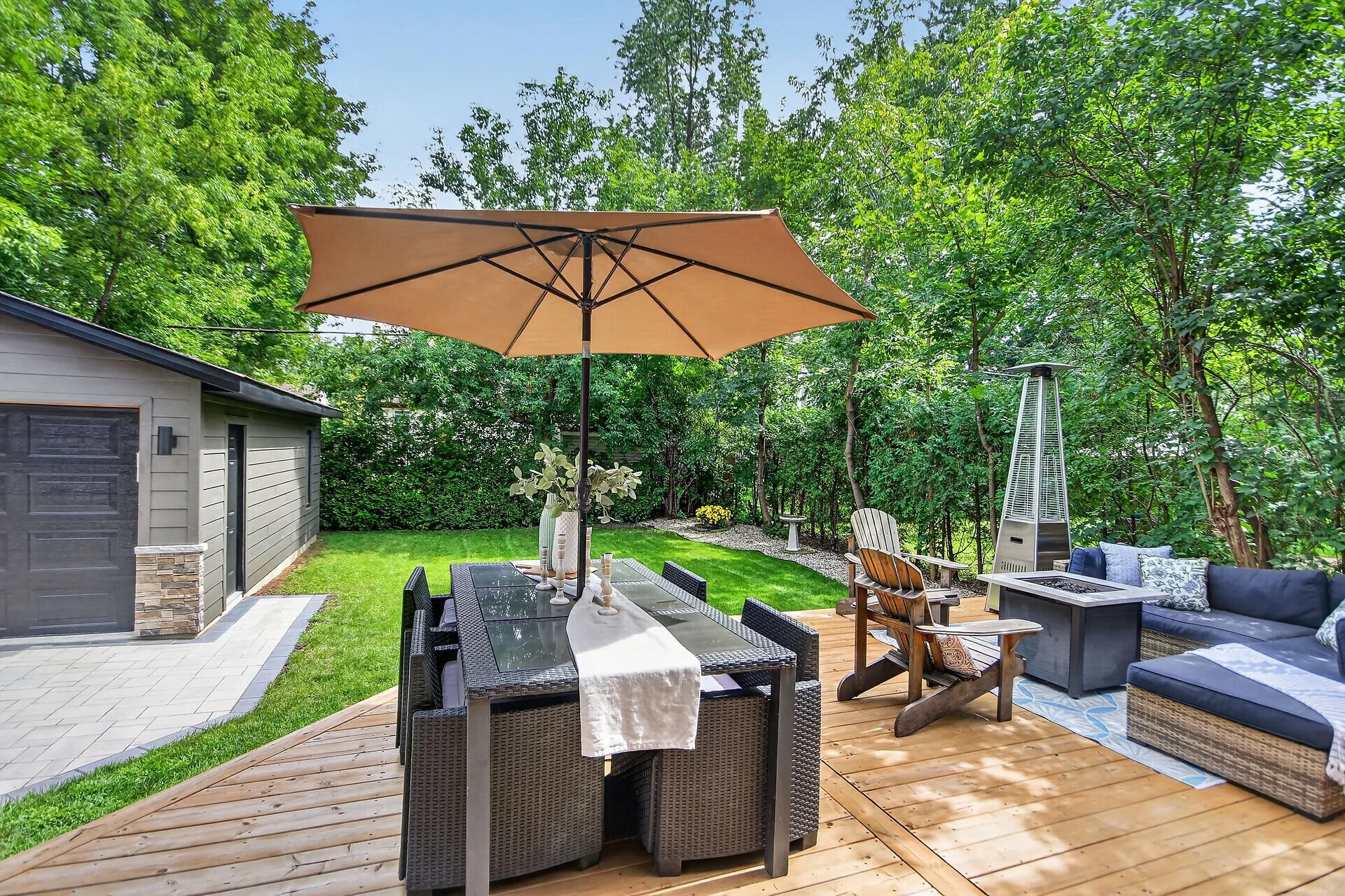 virtual-tour-365505-81.jpg