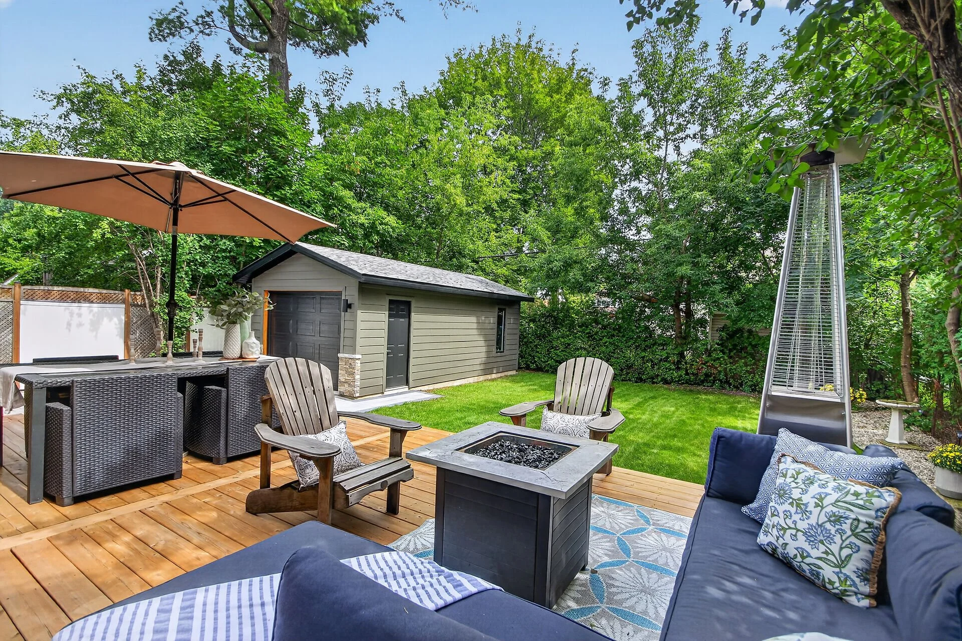virtual-tour-365505-82.jpg