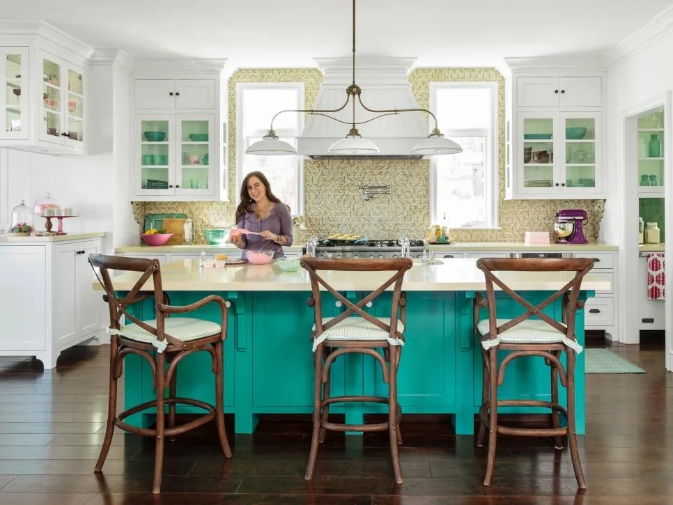 RX-HGMAG027_Pastel-House-084-a-4x3.jpg.rend.hgtvcom.966.725.jpeg