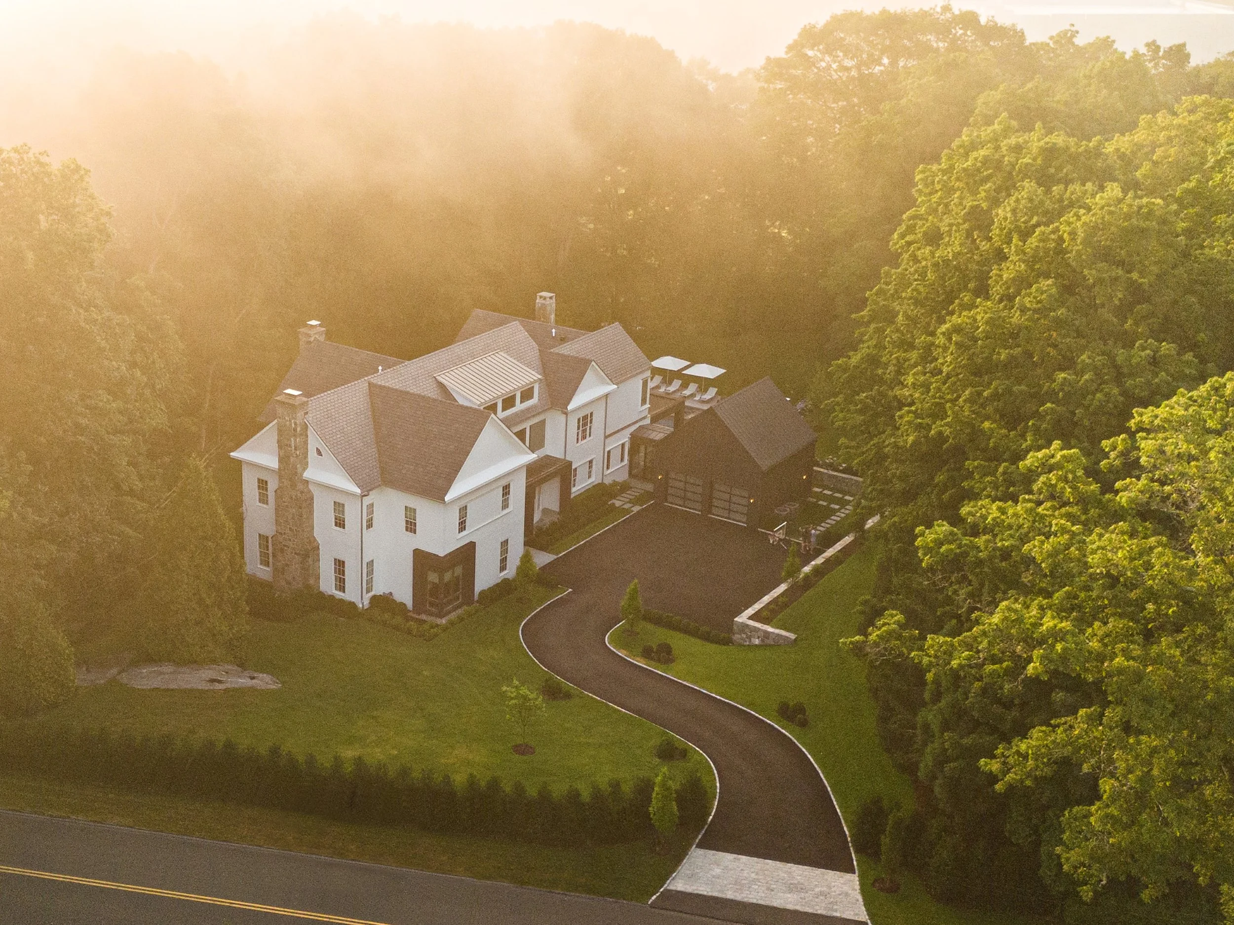rosaliasanni.com 00-RSD_Modern_Brookside_Sanctuary_lDAs_004.jpg