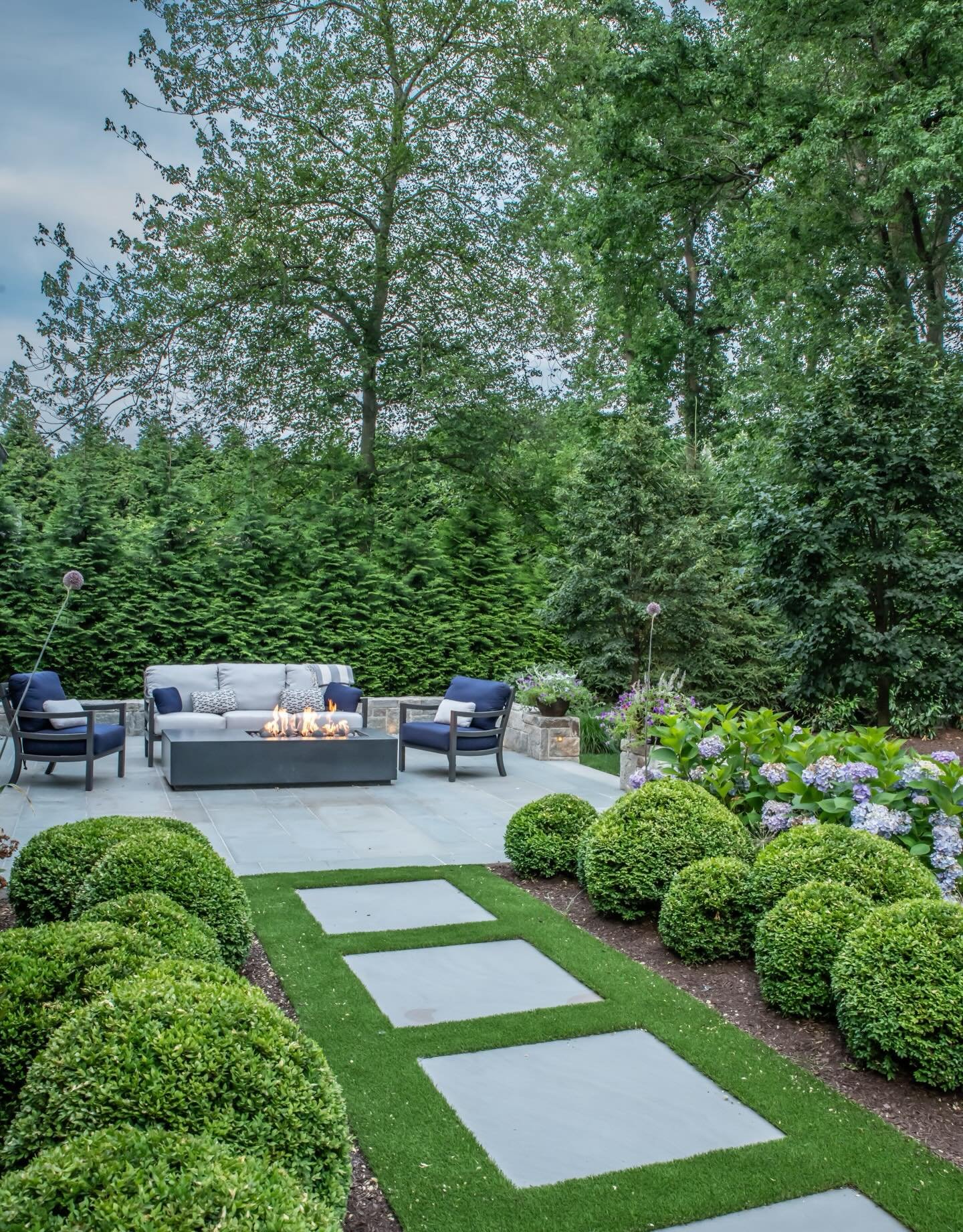 A fire pit terrace just steps from the house&mdash;reached through a garden designed  to be seen from within and lived in from without. @la_crab 

#LandscapeDesign #OutdoorLiving #FirePit #IndoorOutdoorLiving #RSDstudio

Photo @jorgeggphotography