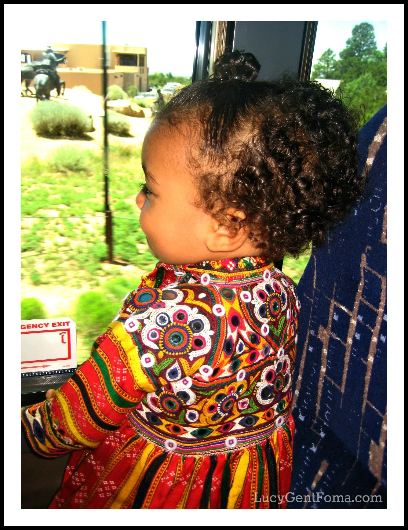 On the bus to the market 2015