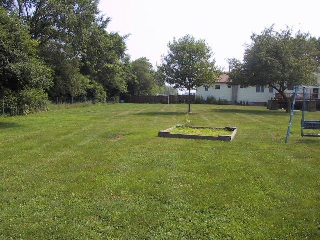 Fence toward front 1.jpg