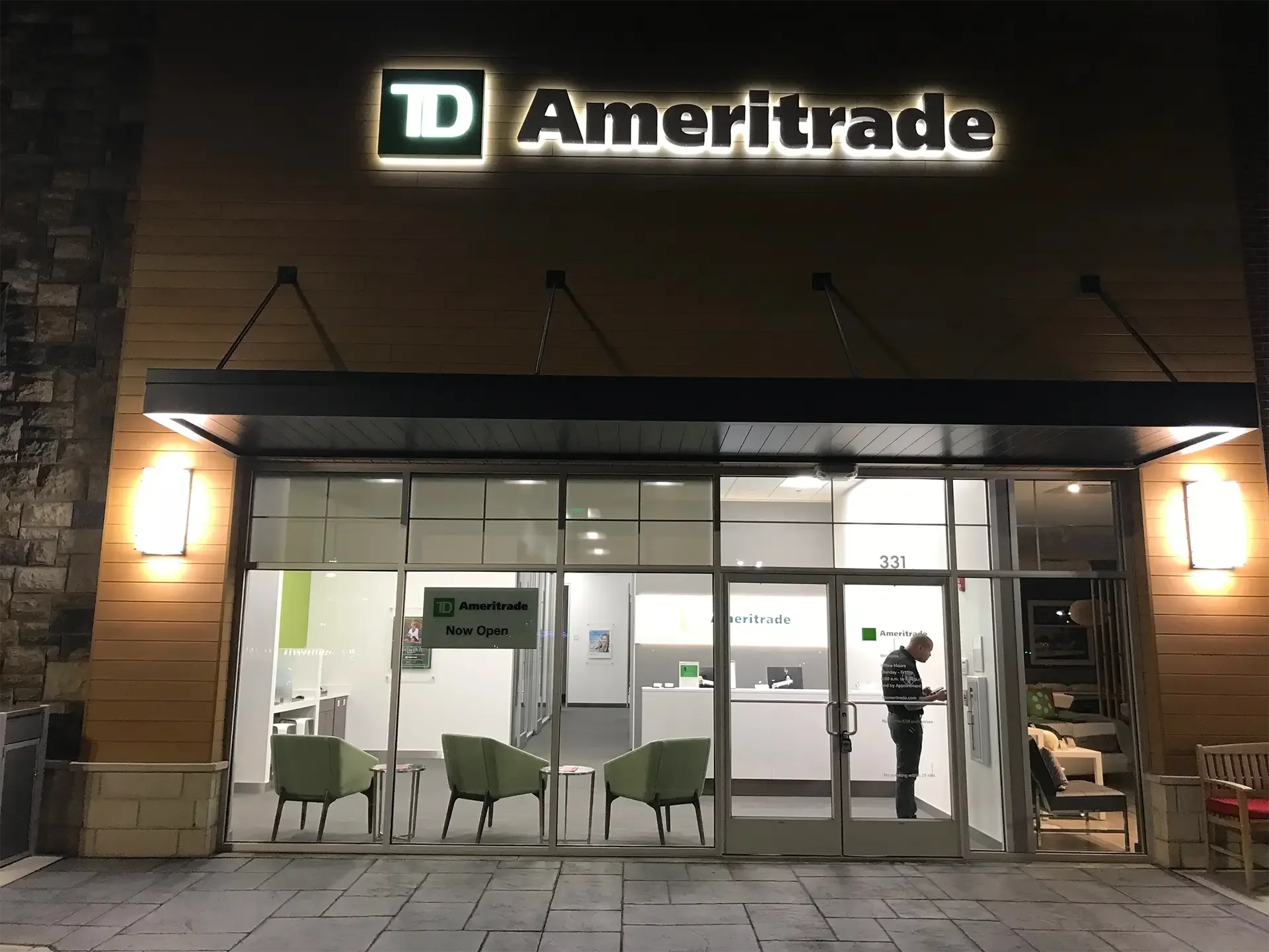 TD Ameritrade NJ Storefront (1).webp