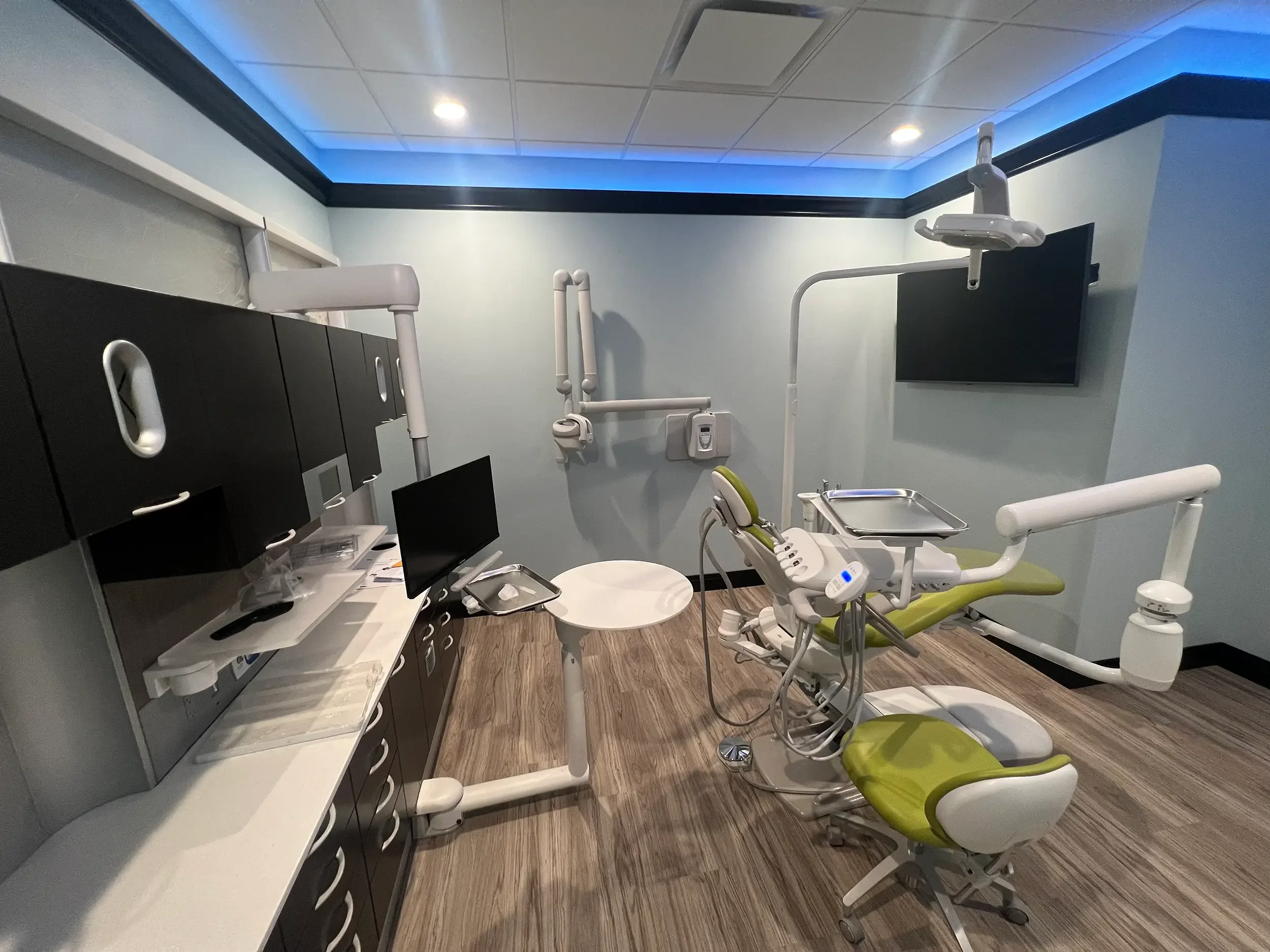 Accent Dental Work Stations.webp