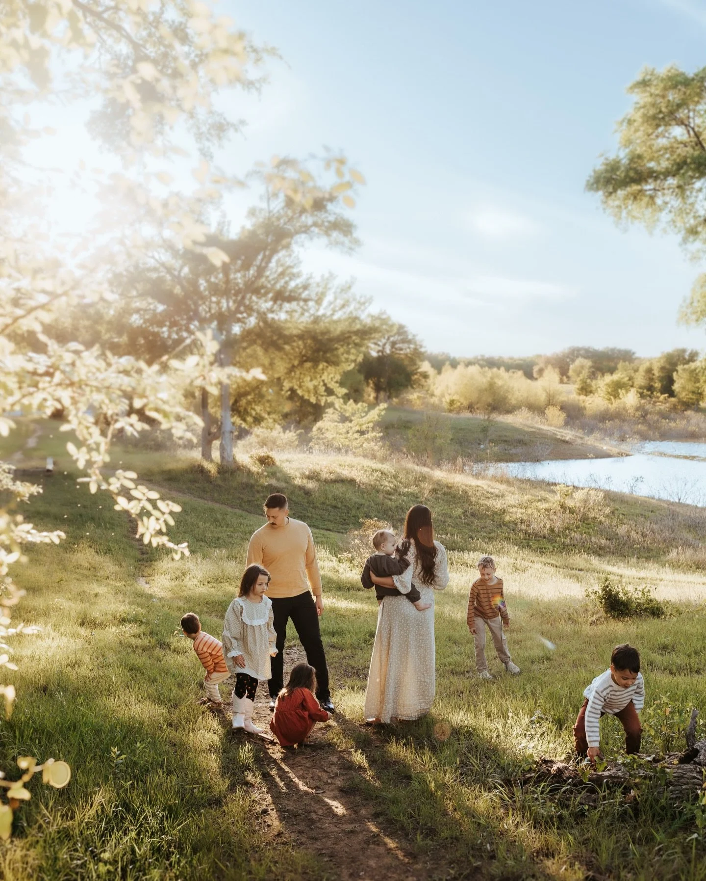 There was no way I was narrowing these down to one post, so instead, you get two parts- Part I, the meadow. I&rsquo;ll share Part II of our time by the cliffs soon. 
.
.
.
#dfwfamilyphotographer #grapevinephotographer #dfwfamilyphotographer #family #