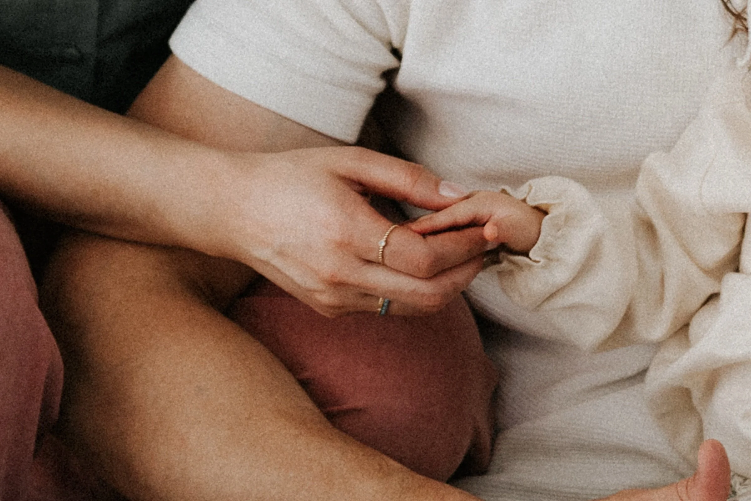 In home. 🤎

ATTENTION.
(Sorry for yelling, but this is kind of a big deal.)

Instagram finally enabled mixed aspect ratios in carousel posts.

A historic day for photographers everywhere.🙌🏻 
.
.
.
#inhomesession #familyphotographer #lifestylephoto