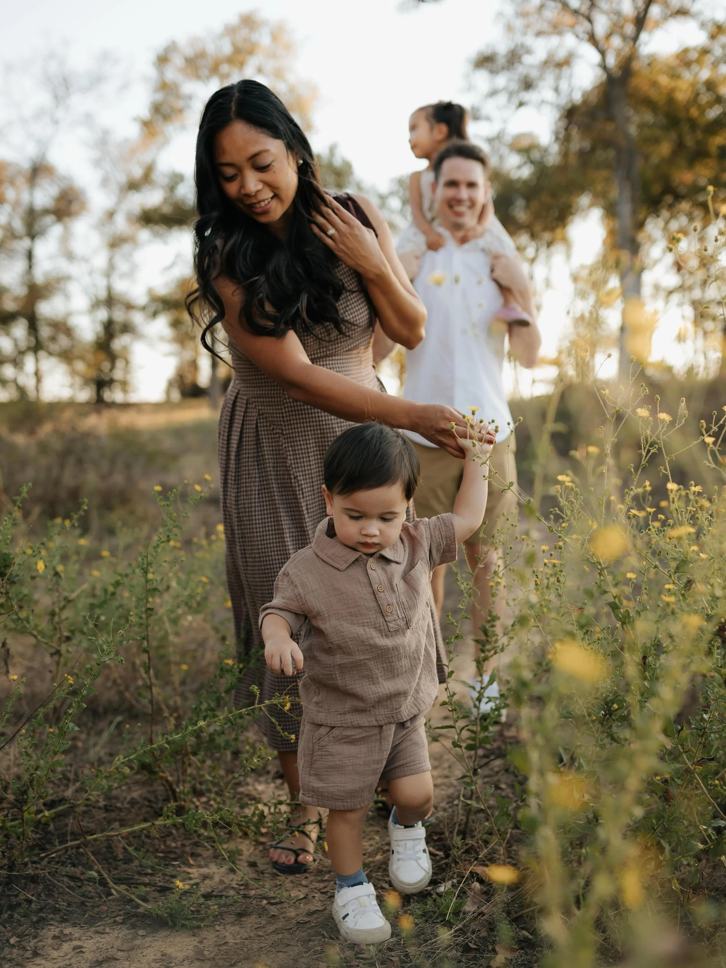 An evening on Grapevine Lake with the sweetest family of four.

I met this mama through a shared playgroup, and she&rsquo;s truly one of the most loving moms I know. She juggles so much and does it all with so much grace. I was really honored to get 