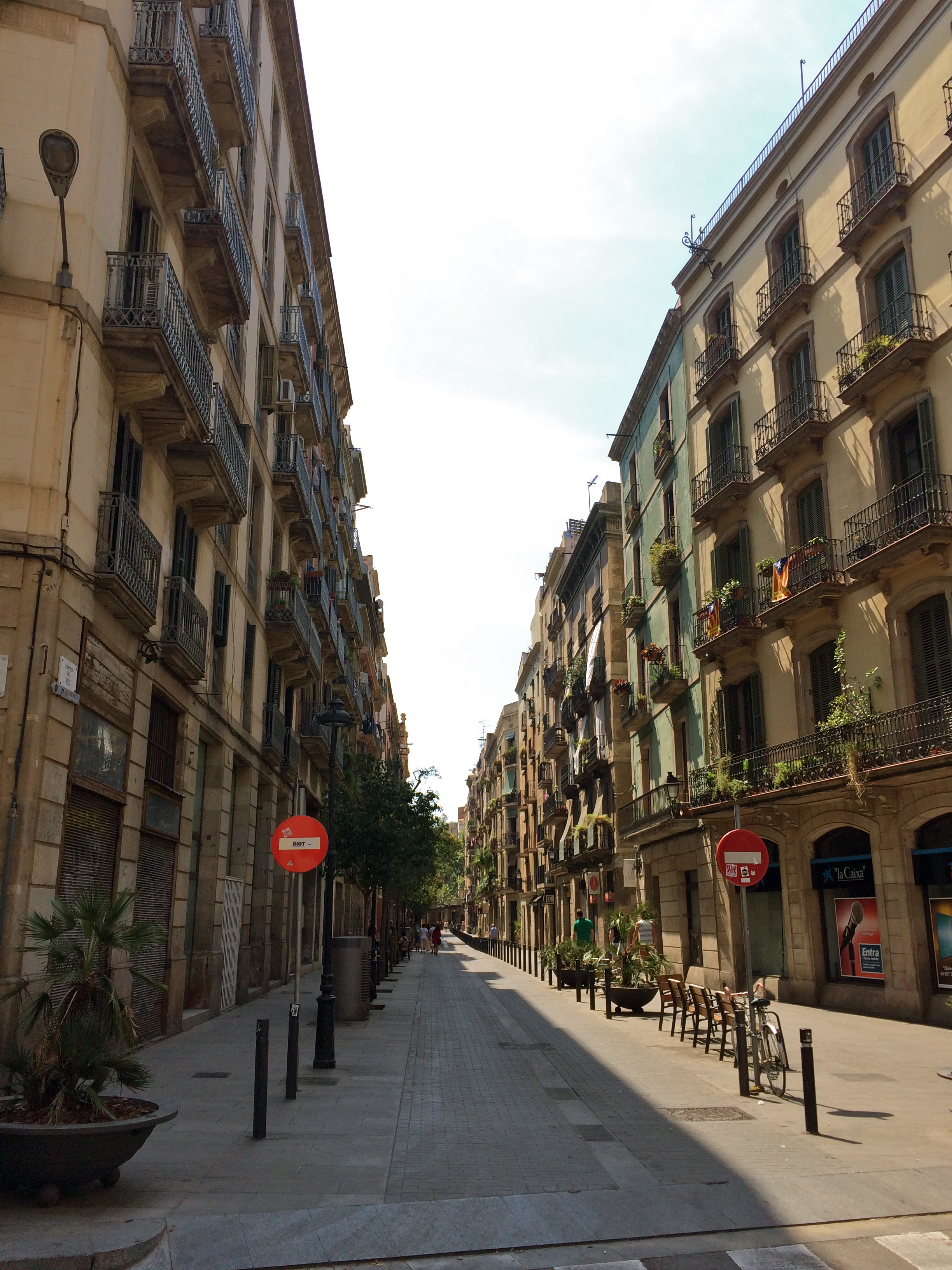 ◆ Barcelona streets