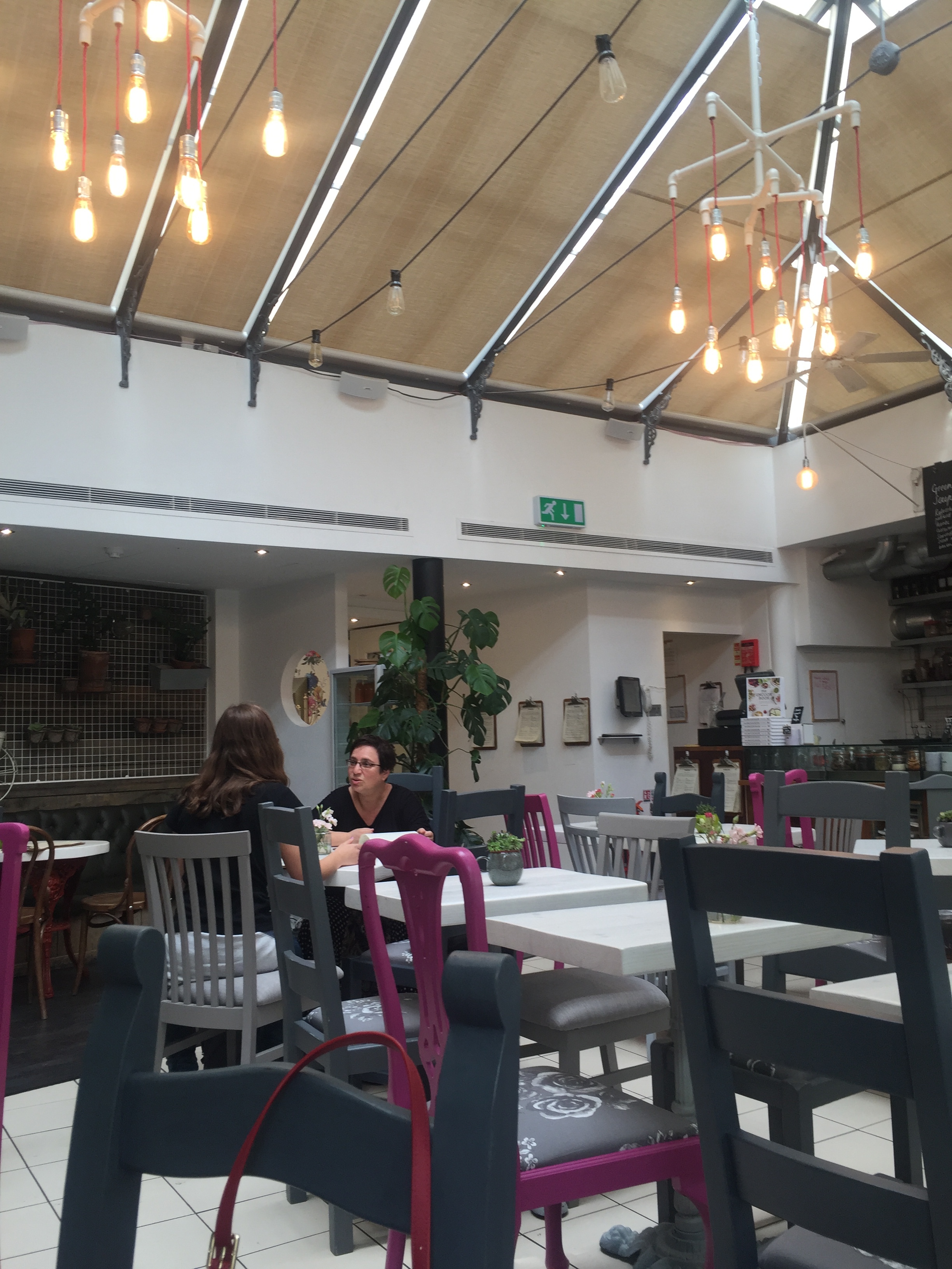 How cute is this? I neglected to take a photo of the adorable courtyard to my right (probably the prettiest area in the whole restaurant) because that's how I roll, but you get the idea.