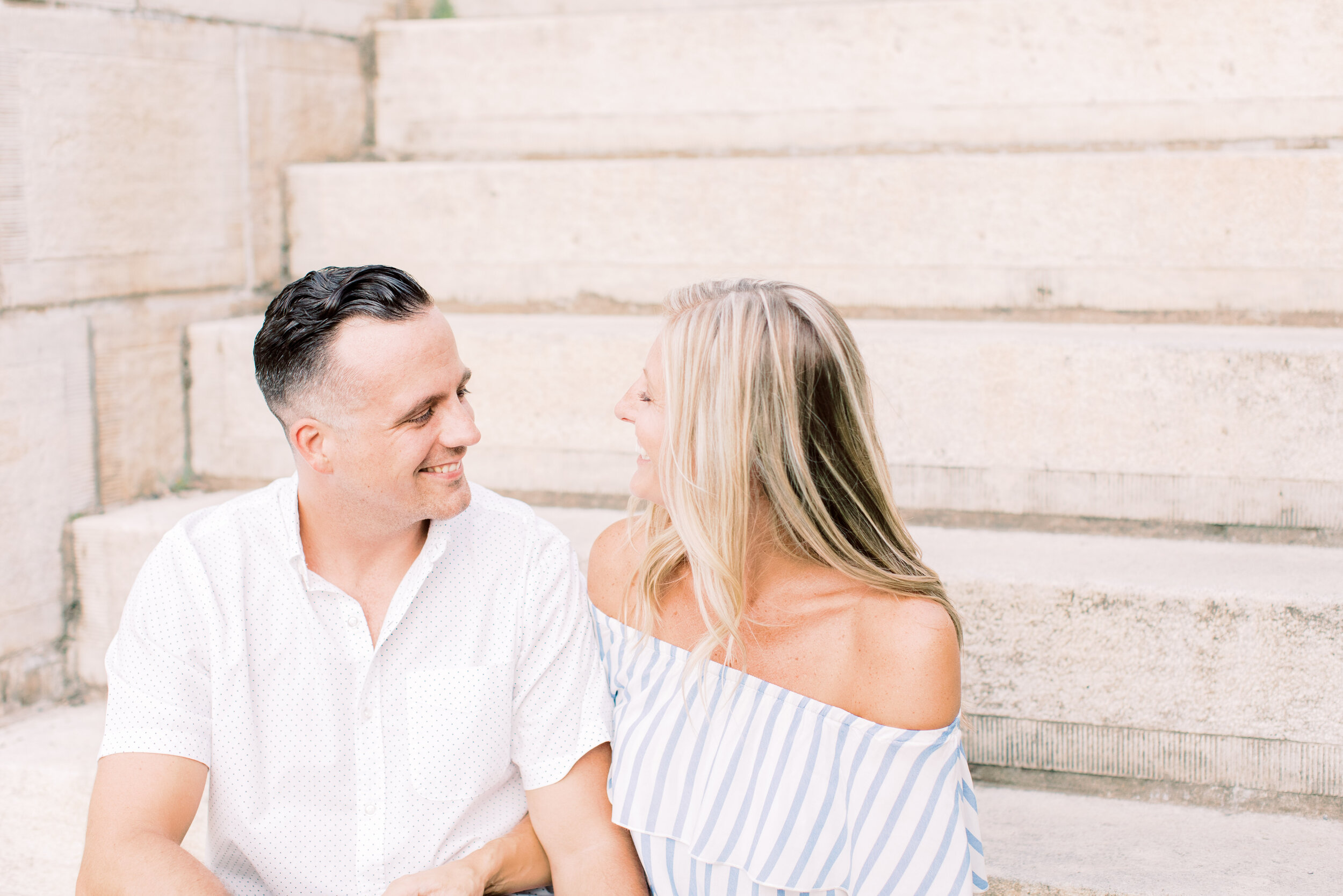 Teah_Lizee_Photography_Downtown_Ottawa-Engagement-5.jpg