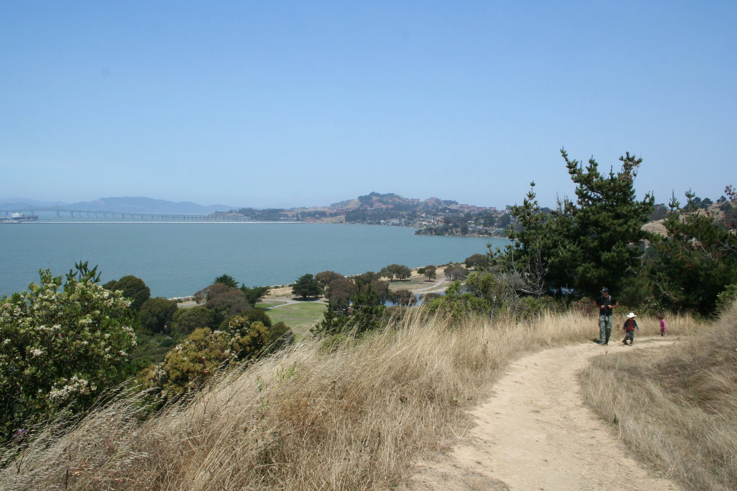 Family Urban Hiking at Miller Knox Regional Shoreline