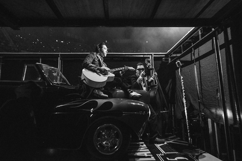 The Boogie Playboys about to go on stage I could feel the focus and the intensity of Felix as he was about to go on stage