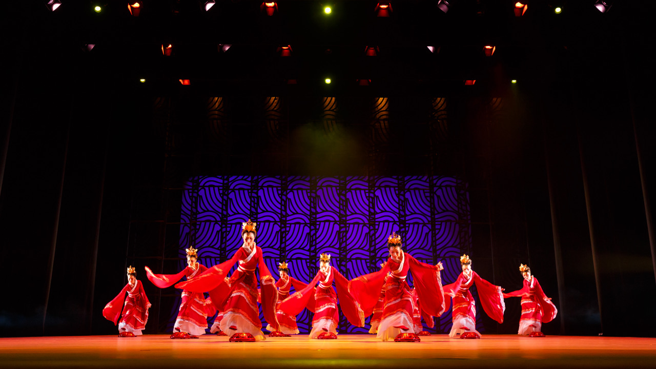 Hong Kong Dance Company. 踏歌行 (Dream of the Past).