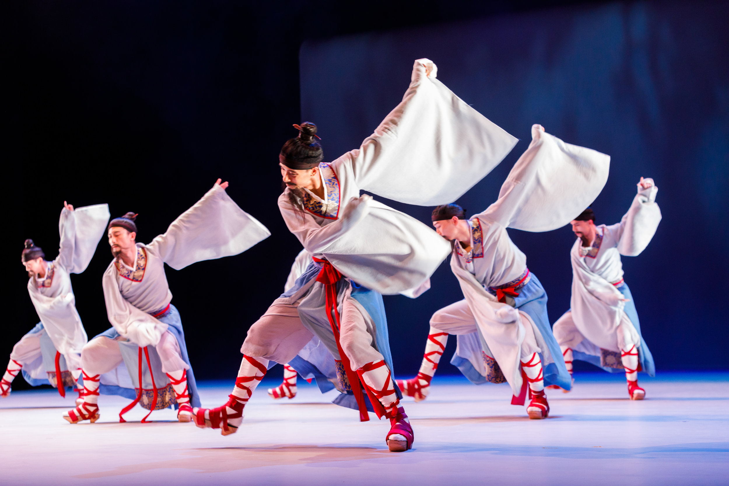 Hong Kong Dance Company. 踏歌行 (Dream of the Past).