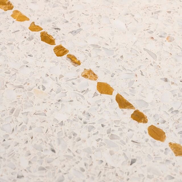 Same apartment, different blends of bespoke terrazzo floor. Carrara, Giallo Siena, Verde Alpi and the rare Candoglia marble used for the Duomo .
.
.
📸 @federicovillastudio